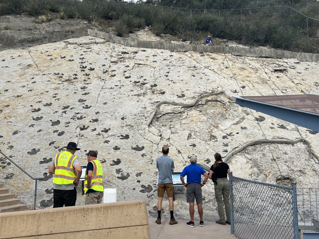Photogrammetry project to gauge erosion on Dinosaur Ridge underway ...